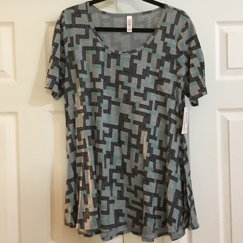 NWT Lularoe perfect t